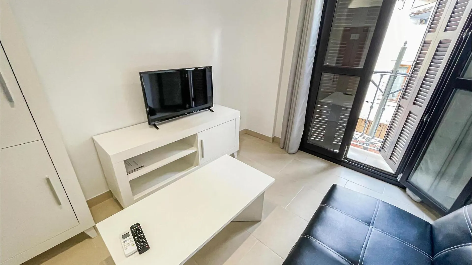 Cozy Apartment In Estepona With Wifi location